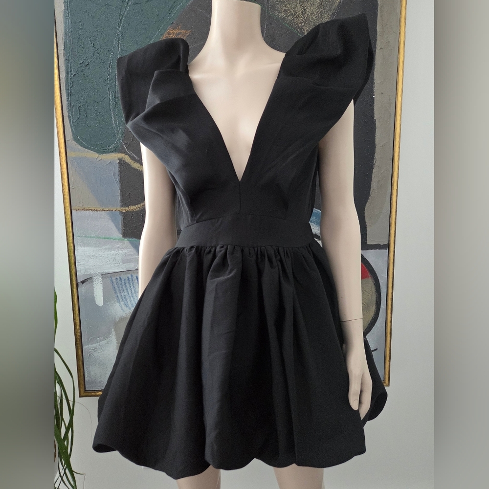 Luxxel | Mini Dress with Puff Shoulders and Hem
